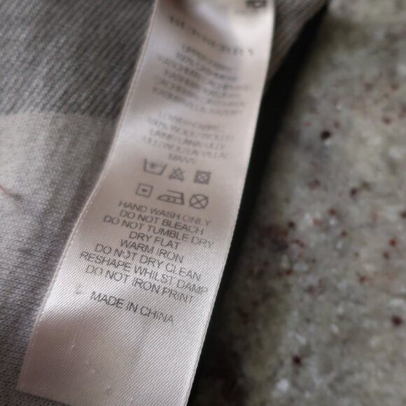 Womens Burberry Black Beige Black Red Cashmere Nova Check Print Scarf - Picture 12 of 15